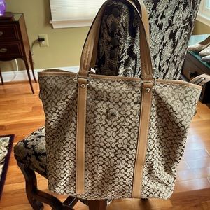 Beautiful Coach Classic Bag